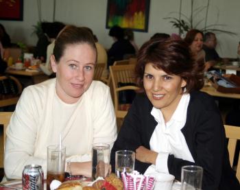 Martha de González y Martha Rentería