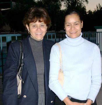 12 de noviembre de 2004
Mercedes Orozco y Cristy Ibarra
