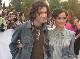 La cantautora tijuanense Julieta Venegas aseguró en conferencia de prensa, luego de la ceremonia de entrega, que si sólo se hubiera quedado con una de las tres musas que recibió en los Premios Oye! habría quedado más que satisfecha.