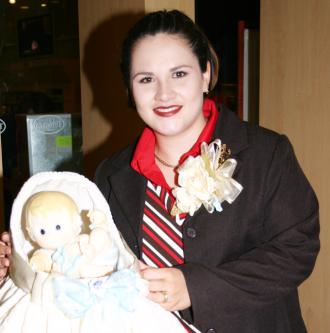 Irma Camacho de Sánchez, captada en la fiesta de canastilla que le organizaron