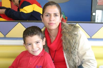 Rubén Michel y su mamá Dora de Michel