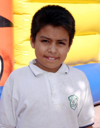 Arturo Aguilera Leaños, captado en el festejo pos su décimo cumpleaños.