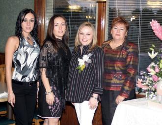 La futura mamá, Jéssica Robles disfrutó de un grato convivio.