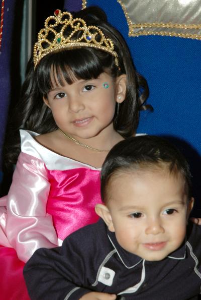  20 de noviembre de 2004
Andrea y Roberto Ramírez Alcalá en su fiesta de cumpleaños