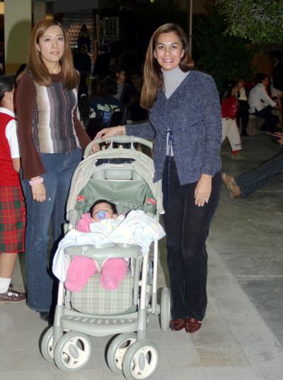 Sandra Palacios, Jenny Herrera y la niña María Fernanda Marín