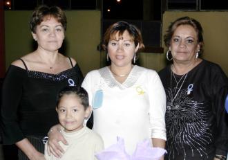 Paty Parra Mata espera el nacimiento de su segundo bebé, motivo por el cual Lucero y Sofía Mata le organizaron una fiesta
