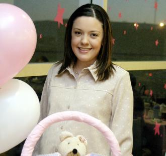  24 de noviembre de 2004
Karina Ivonne de Von Bertrab disfrutó de una fiesta de canastilla