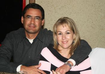 Francisco Cruz y Nagaly Gilio de Cruz.