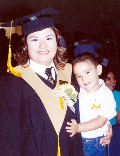  26  de noviembre de 2004
Yadira García Magos con su hijo Ángel Jared Ugarte García