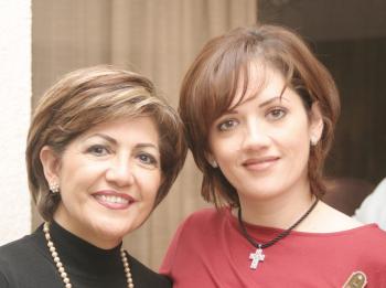 Alicia de Cárdenas y Yadira de González