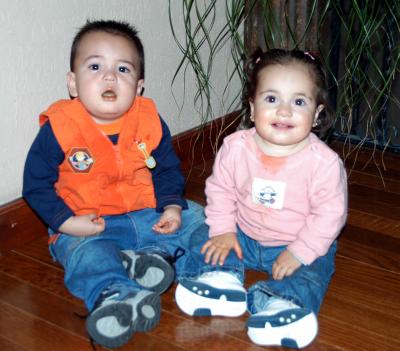  27  de noviembre de 2004
 Los pequeños Rogelio Ramírez y Susana Cuesta en reciente festejo