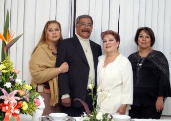 Hortensia Soto de Garibay, Ileana Garibay de Sánchez y Sandra Elía Garibay de González, organizadoras  del convivio que se ofreció en honor del señor Gilberto Garibay Hernández