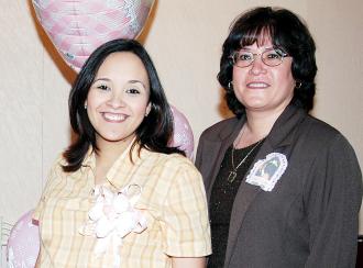  29 de noviembre de 2004
María de Jesús Pizaña le ofreció una fiesta de canastilla a Lucía Muñoz
