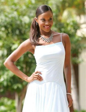 Miss Antigua Shermain Sunja Jeremy, ganadora de la categoría de Miss Talento.