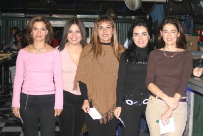 Mónica Silveyra, Ale Fernández, Pina Martínez, Cecilia Luna y Mary Tere Luna.