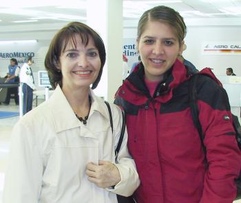 02 de diciembre de 2004

Lorena Wong viajó a Nueva York y fue despedida por Olga Villarreal