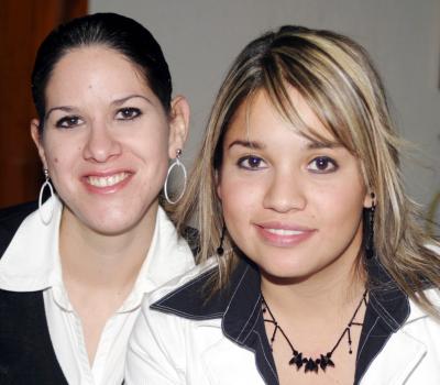 Adriana Díaz Backman y Lizania Agüero.
