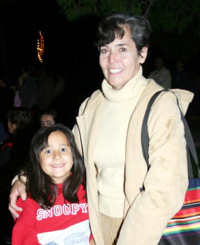 Lizeth Viesca Sánchez y Gloria Tallabas.
