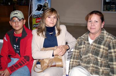Érick Daniel Martínez, Guadalupe García y Carmen Ayala
