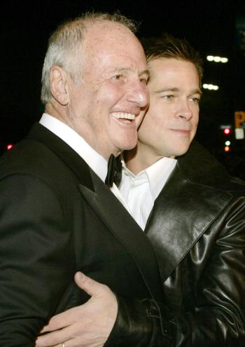 Brad Pitt y el productor Jerry Weintraub.