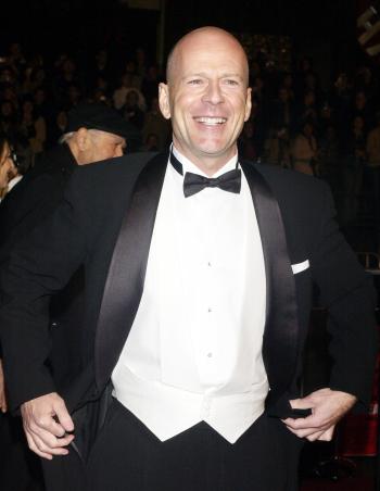 Bruce Willis, se interpreta a sí mismo en la película.