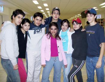 Daniela Aláis Borges viajó a Mérida, fue despedida por Héctor, Sofía, Andrés, Rodolfo, Mayra y Édgar