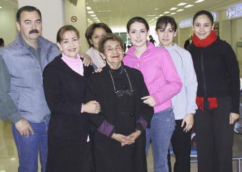 10 de diciembre de 2004

Graciela García viajó a Italia y fue despedida por la familia Montellano.