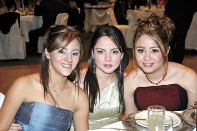Anaís Mendoza, Cidny Fahur y Cecy Mendoza.