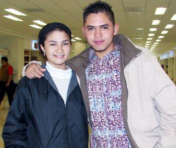 Julio César Cárdenas y María del Rosario Astorga viajaron a Los Ángeles.
