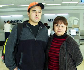 13 de diciembre de 2004


Waldir MartÍnez viajó a Madrid y lo despidió Elizabeth Gallardo.