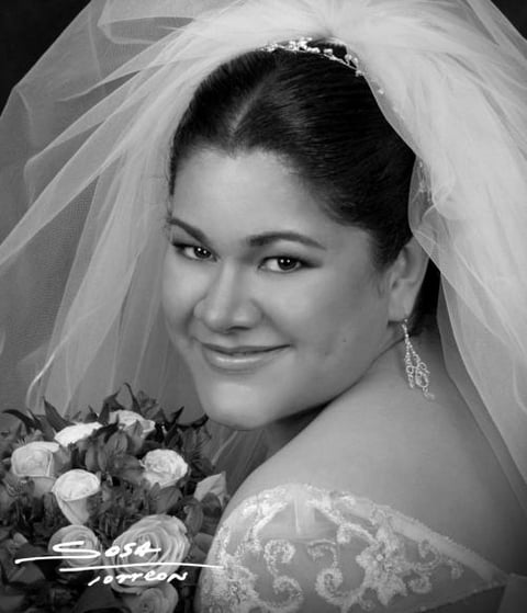 Srita. Alejandra García Rubio el día de su enlace nupcial con el Sr. Aljandro Gutiérrez Serrano.