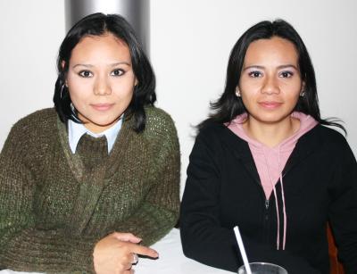 Mirna y Flor Zambrano.