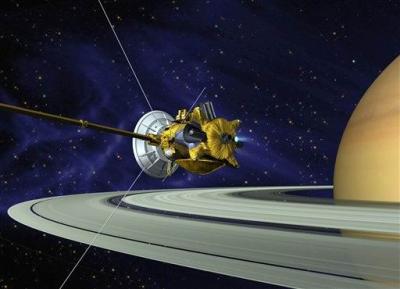 'Huygens' y 'Cassini' han viajado juntos por el espacio durante algo más de siete años, en los que han recorrido unos mil 250 millones de kilómetros.

Lanzados al espacio el 15 de octubre de 1997, los dos ingenios ha efectuado maniobras gravitatorias en Venus, la Tierra y Júpiter, hasta que a mediados de este año alcanzaron la órbita de Saturno.