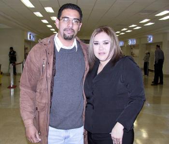 23 de diciembre de 2004

Mariano Guzman y Karina Soto viajaron con destino a la Ciudad de México.