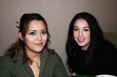 Mónica Reyes y Jennifer Rodríguez.