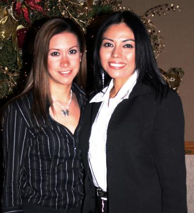 Paola Flores y Magdalena Hurtado.