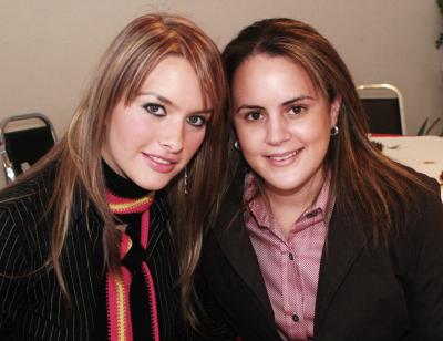 Karla de Salazar y Brenda de Villalobos.