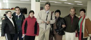 29 de diciembre de 2004

Martín, Rosy, Eva, Lilia, Rubí, Julio y Alejandro Garduño viajaron a París.