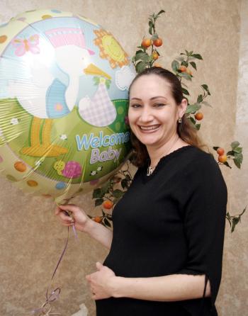  20 de enero de 2005

Maricarmen Saavedra de Pacheco espera el espera el nacimiento de su bebé, motivo por el cual disfruto de una fiesta de regalos.