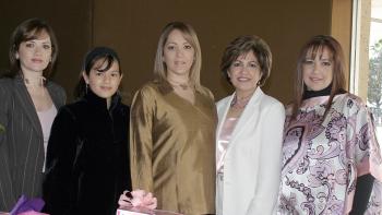 Alicia Esquivel de Cárdenas, Claudia de Álvarez, Daniela González y Yadira de González, le ofrecieron una fiesta de canastilla a  Alicia Cárdenas de Torres.