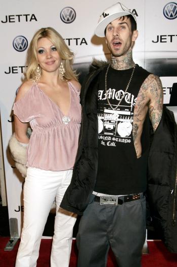 El músico Travis Barker del grupo Blink 182 llegó con su esposa, la modelo y Shana Moakler.