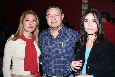 Karina Palacios, Horacio Romero y Brenda Palacios.
