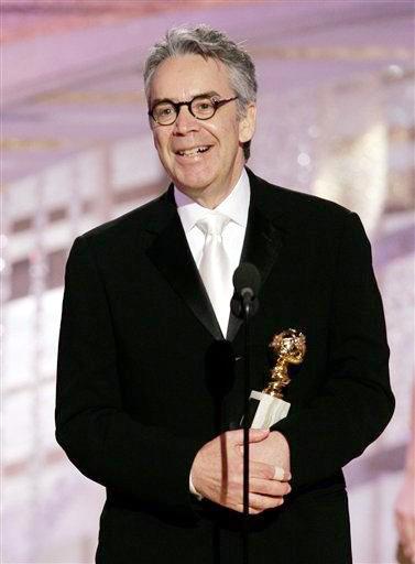 El  Howard Shore con su galardón como Mejor Guión Original por 'El Aviador'.