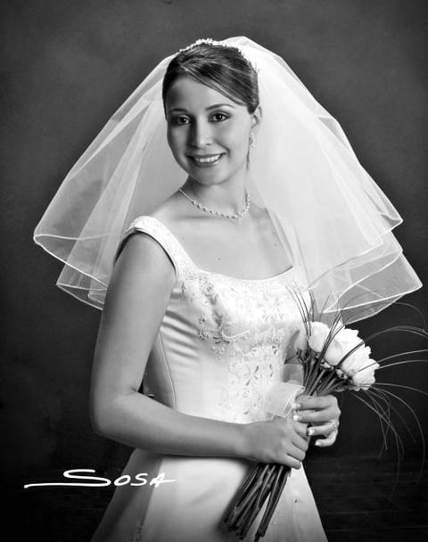 Lic. Cynthia Abularach Villalobos, el día de su boda con el Arq. Pablo Omar Garrido Pérez.