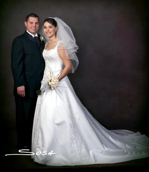 Arq. Pablo Omar Garrido Pérez y Lic. Cynthia Abularach Villalobos contrajeron matrimonio  religioso en la parroquia de Nuestra Señora de la Virgen de la Encarnación, el 11 de diciembre de 2004 .