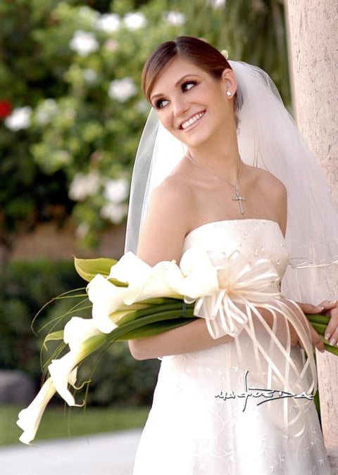Srita. Laura de la Parra  Covarrubias el día de su enlace matrimonial con el Sr. Humberto Baca Martínez.