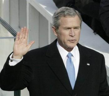 El presidente estadounidense, George W. Bush, juró para un segundo mandato de cuatro años, en medio de un fuerte dispositivo de seguridad y ante decenas de miles de personas que se congregaron en esta capital.
