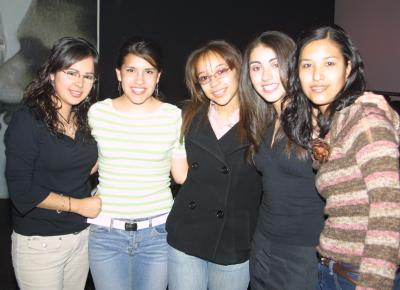 Laura Téllez, Ángela Ortiz, Melissa Martínez, Silvia Amezcua y Lupita Hernández.