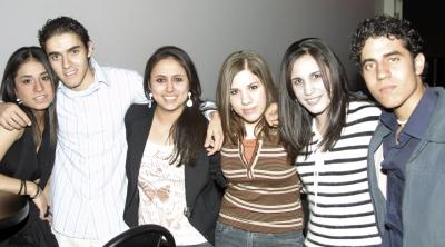 15 de febrero de 2005

Grupo de amigos durante los festejos del Día de San Valentín.