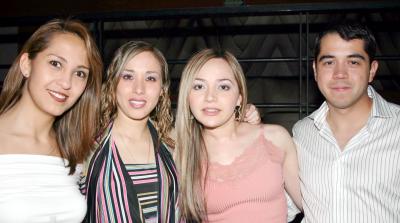 Karla Arias, Claudia Valenciana, Rosy Ramos y Miguel Flores.